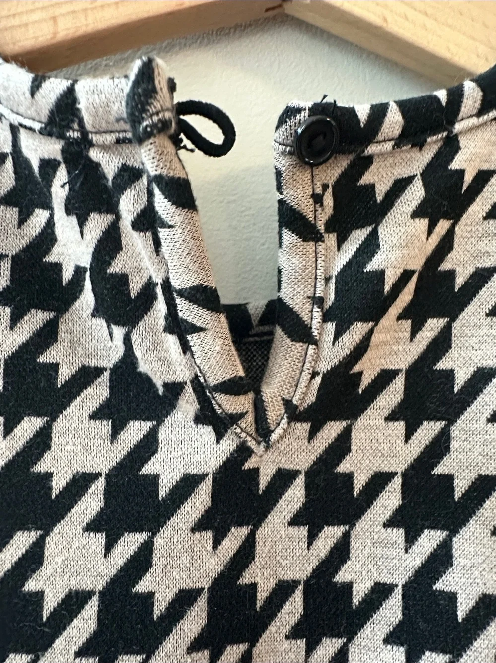 Tahari Girls Size 6 Black & Cream Houndstooth Puff-Sleeve Dress